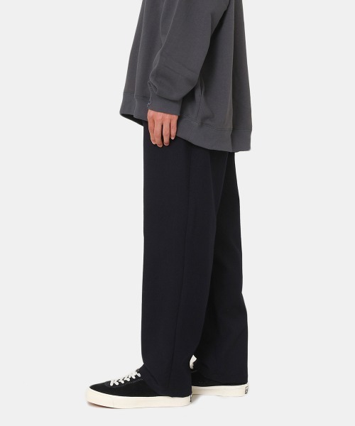 marka（マーカ）の「marka / マーカ：COCOON FIT EASY PANTS - 2/48 wool vintage gabardine -：M22C-08PT01C[COR]（スラックス・メンズ・ネイビー・2/3/1）」の15枚目の写真