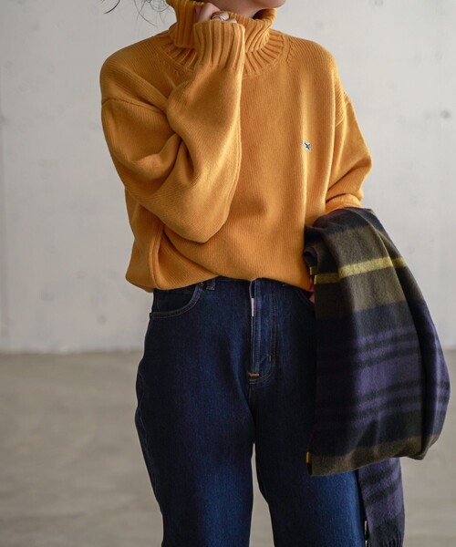 FREAK'S STORE（フリークスストア）の「TOWN CRAFT × FREAK'S STORE/タウンクラフト 　別注 タートルネックニット【一部WEB限定】（ニット/セーター・レディース・ブラック/ネイビー/レッド/オフホワイト/グリーン/マスタード・ﾌﾘ-）」の5枚目の写真