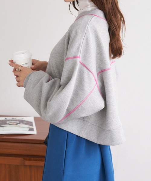 Chaco closet（チャコ クローゼット）の「配色ステッチボリュームスリーブショート丈スウェット（スウェット・レディース・オートミール/チャコール/ネイビー/アイボリー/杢グレー・FREE）」の7枚目の写真