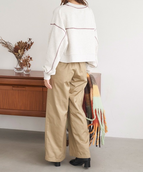 Chaco closet（チャコ クローゼット）の「配色ステッチボリュームスリーブショート丈スウェット（スウェット・レディース・オートミール/チャコール/ネイビー/アイボリー/杢グレー・FREE）」の21枚目の写真