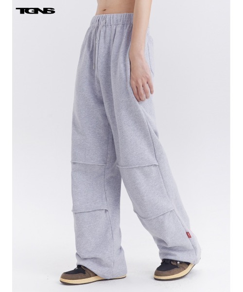TGNS(ツーガンズ)の「ストリートファッション TGNS ツーガンズ SLOUCHY PLEATED BAGGY SWEATPANTS スウェットパンツ グレー スウェットパンツ ブラック(スウェットパンツ・メンズ・グレー/ブラック・L/M)」の2枚目の写真