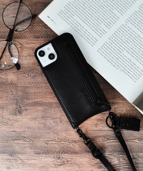 NANO universe（ナノユニバース）の「iPhone14 iPhone14Pro iPhone13 ロングストラップ 小物収納付き ナノユニバース 背面 スマホケース [ストラップ＆ポケット]（スマホケース/カバー・レディース・ベージュ/ブラック・N/O）」の3枚目の写真