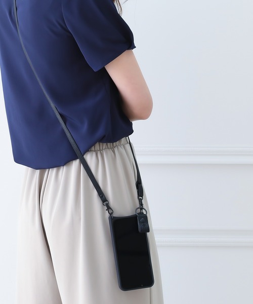 NANO universe（ナノユニバース）の「iPhone14 iPhone14Pro iPhone13 ロングストラップ 小物収納付き ナノユニバース 背面 スマホケース [ストラップ＆ポケット]（スマホケース/カバー・レディース・ベージュ/ブラック・N/O）」の13枚目の写真