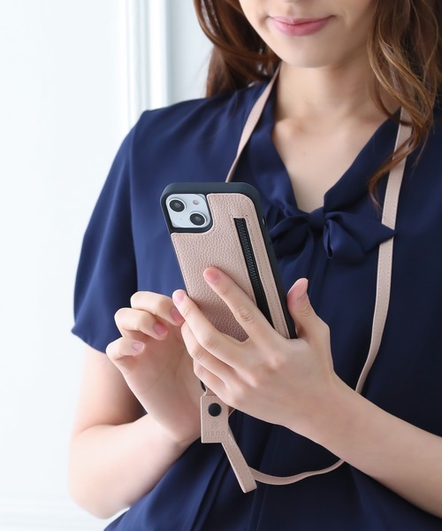 NANO universe（ナノユニバース）の「iPhone14 iPhone14Pro iPhone13 ロングストラップ 小物収納付き ナノユニバース 背面 スマホケース [ストラップ＆ポケット]（スマホケース/カバー・レディース・ベージュ/ブラック・N/O）」の14枚目の写真