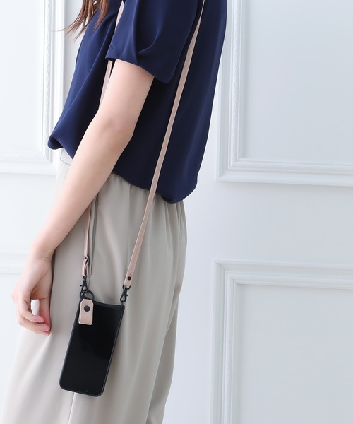 NANO universe（ナノユニバース）の「iPhone14 iPhone14Pro iPhone13 ロングストラップ 小物収納付き ナノユニバース 背面 スマホケース [ストラップ＆ポケット]（スマホケース/カバー・レディース・ベージュ/ブラック・N/O）」の18枚目の写真