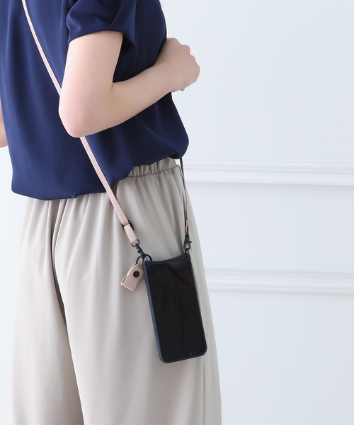 NANO universe（ナノユニバース）の「iPhone14 iPhone14Pro iPhone13 ロングストラップ 小物収納付き ナノユニバース 背面 スマホケース [ストラップ＆ポケット]（スマホケース/カバー・レディース・ベージュ/ブラック・N/O）」の19枚目の写真