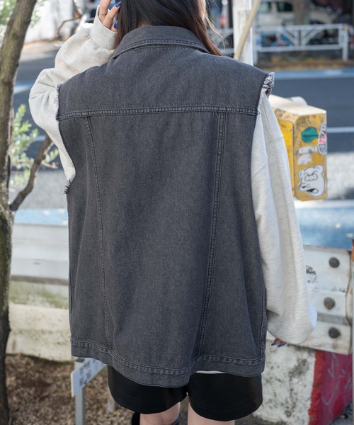 WEGO(ウィゴー)の「WEGO/オーバーサイズデニムベスト(ベスト・レディース・ブラック系その他/コバルトブルー・FREE)」の4枚目の写真