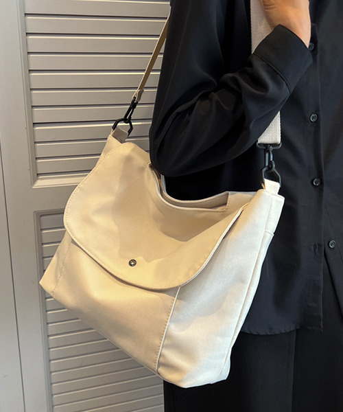 c.u.l(シーユーエル)の「ハンドル付き ユニセックス キャンバスショルダーバック cula566(ショルダーバッグ・レディース・ベージュ/カーキ/アイボリー/ブラック・FREE)」の1枚目の写真