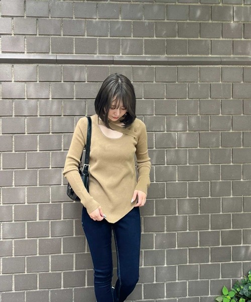 SPIGA（スピーガ）の「デコルテクロスリブニット（ニット/セーター・レディース・ブラック/ホワイト/ピンク/ダークベージュ・FREE）」の16枚目の写真