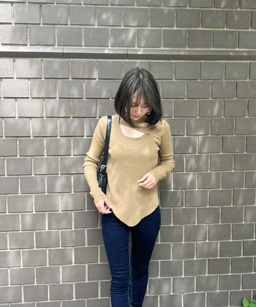 SPIGA（スピーガ）の「デコルテクロスリブニット（ニット/セーター・レディース・ブラック/ホワイト/ピンク/ダークベージュ・FREE）」の14枚目の写真