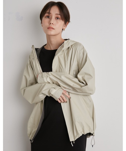 karrimor(カリマー)の「【emmi×Karrimor】G-TX paclite plus jk(ナイロンジャケット・レディース・シルバー・FREE)」の11枚目の写真