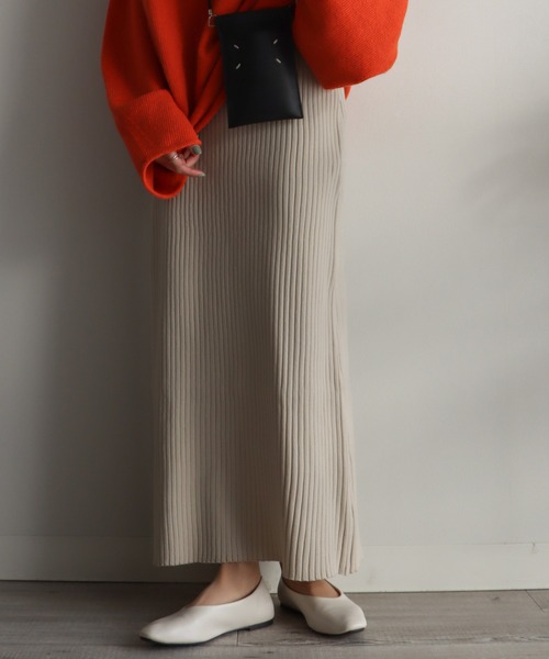 COURO（コウロ）の「スポンディッシュロングナロースカート【セットアップ可能】（スカート・レディース・ベージュ/グリーン/オフホワイト/ブラック・M）」の3枚目の写真