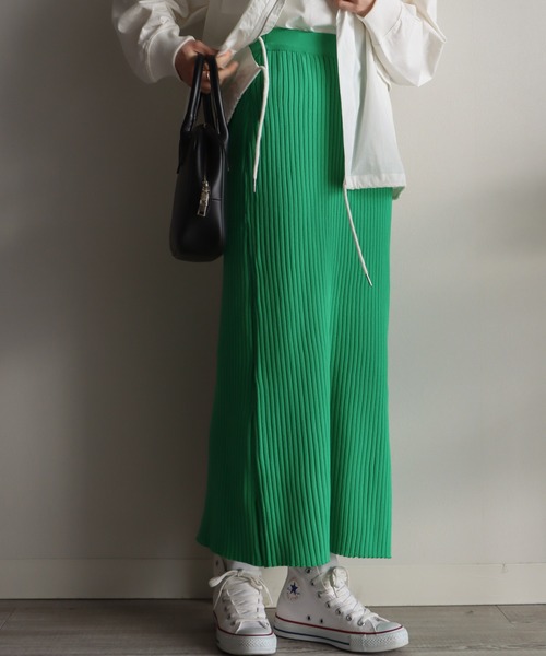 COURO（コウロ）の「スポンディッシュロングナロースカート【セットアップ可能】（スカート・レディース・ベージュ/グリーン/オフホワイト/ブラック・M）」の4枚目の写真