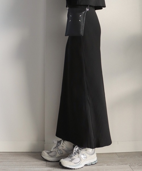COURO（コウロ）の「スポンディッシュロングナロースカート【セットアップ可能】（スカート・レディース・ベージュ/グリーン/オフホワイト/ブラック・M）」の2枚目の写真