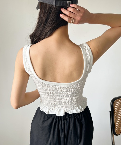 CLEA（クレア）の「パット付き シャーリング スクエアネック タンクトップ（タンクトップ・レディース・アイボリー/カーキ/ブラック/ホワイト・FREE）」の8枚目の写真