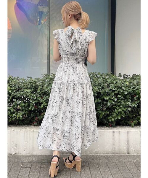 dazzlin（ダズリン）の「カットアウトフラワープリント