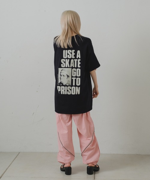 WHIMSIC（ウィムジック）の「【WHIMSIC×THRASHER】GO TO PRISON（Tシャツ/カットソー・メンズ・ホワイト/ライトグレー/ブラック・FREE）」の6枚目の写真