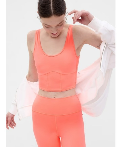 GAP(ギャップ)の「GapFit エクリプス クロップド ブラキャミ(タンクトップ・レディース・ネイビー/ブラック/コーラル/パープル・S/M/XS/L/XXS)」の4枚目の写真
