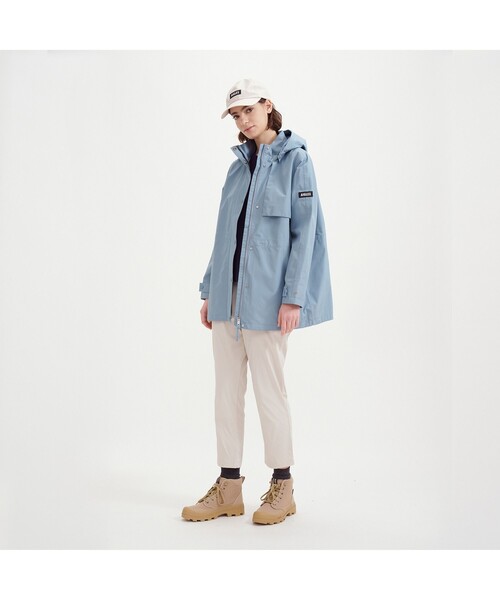 AIGLE（エーグル）の「ゴアテックス 2レイヤーリラックスジャケット（マウンテンパーカー・レディース・ナチュラル/ネイビー・M/L/S）」の8枚目の写真