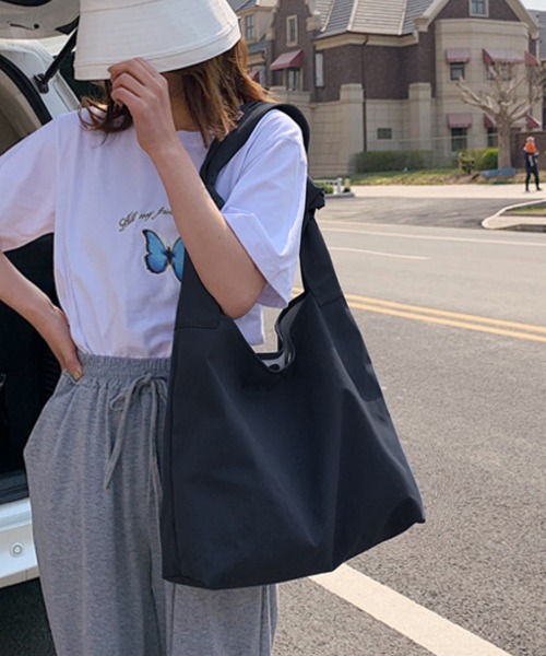 fd style(エフディ スタイル)の「カジュアルナイロンショルダーバッグ(ショルダーバッグ・レディース・Black/Navy/White/Kelly・FREE)」の3枚目の写真