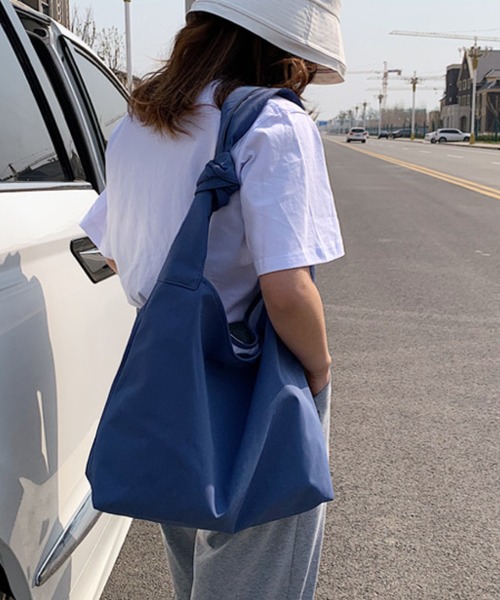 fd style(エフディ スタイル)の「カジュアルナイロンショルダーバッグ(ショルダーバッグ・レディース・Black/Navy/White/Kelly・FREE)」の4枚目の写真