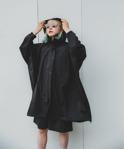 Ray BEAMS（レイビームス）の「THE NORTH FACE / Taguan Poncho（その他アウター・レディース・ブラウン系その他3/ブラック・MEDIUM）」の5枚目の写真