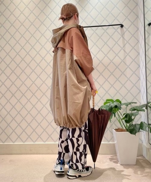 Ray BEAMS（レイビームス）の「THE NORTH FACE / Taguan Poncho（その他アウター・レディース・ブラウン系その他3/ブラック・MEDIUM）」の18枚目の写真