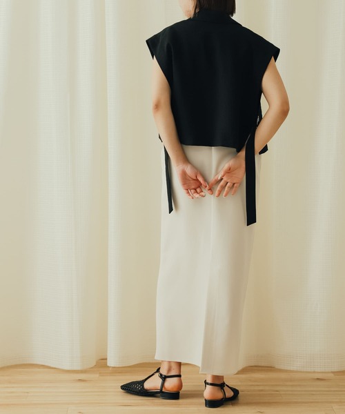 SENSE OF PLACE by URBAN RESEARCH（センスオブプレイスバイアーバンリサーチ）の「リネンライクサイドベルトショートジレ（その他アウター・レディース・チャコールグレー/ライトベージュ/ブラック・ONE）」の17枚目の写真