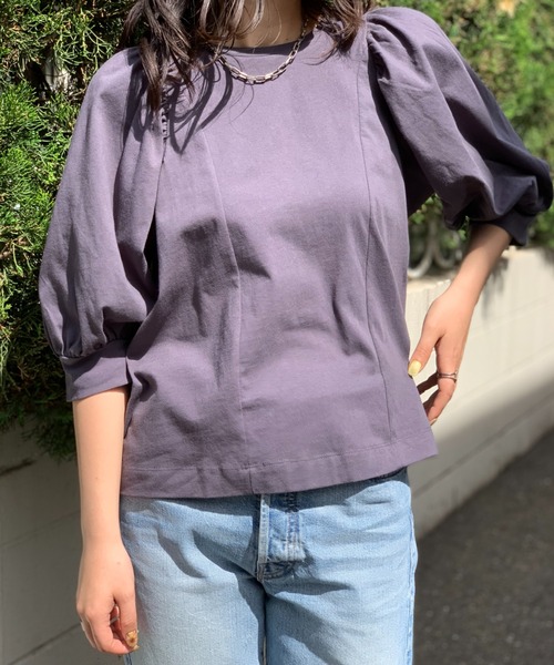 mi via loca(ミヴィアロカ)の「オープンエンド糸 袖ボリュームトップス(Tシャツ/カットソー・レディース・スミクロ/オフホワイト・FREE)」の7枚目の写真