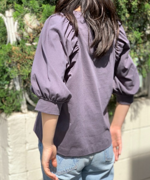 mi via loca(ミヴィアロカ)の「オープンエンド糸 袖ボリュームトップス(Tシャツ/カットソー・レディース・スミクロ/オフホワイト・FREE)」の8枚目の写真