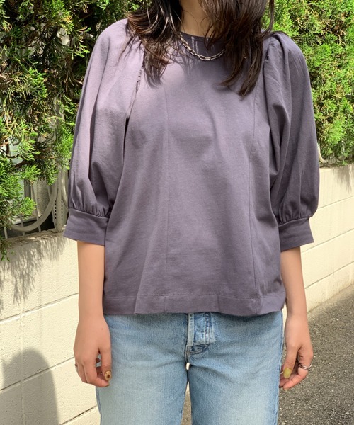 mi via loca(ミヴィアロカ)の「オープンエンド糸 袖ボリュームトップス(Tシャツ/カットソー・レディース・スミクロ/オフホワイト・FREE)」の9枚目の写真