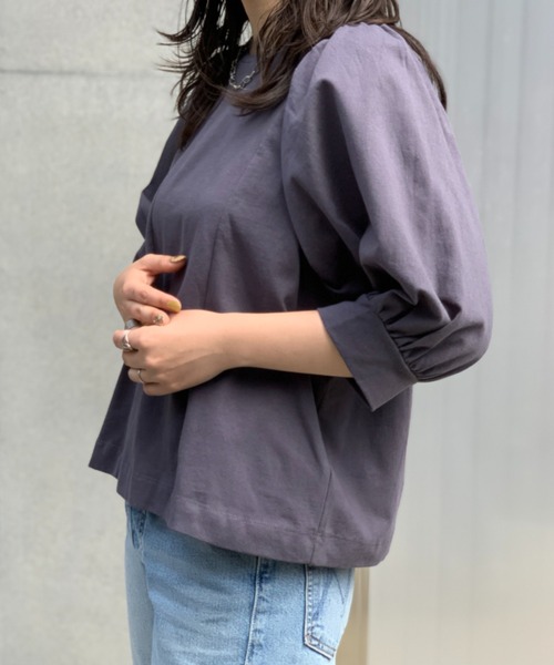 mi via loca(ミヴィアロカ)の「オープンエンド糸 袖ボリュームトップス(Tシャツ/カットソー・レディース・スミクロ/オフホワイト・FREE)」の11枚目の写真