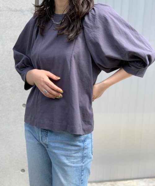 mi via loca(ミヴィアロカ)の「オープンエンド糸 袖ボリュームトップス(Tシャツ/カットソー・レディース・スミクロ/オフホワイト・FREE)」の13枚目の写真