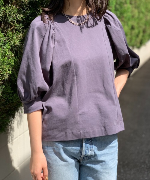 mi via loca(ミヴィアロカ)の「オープンエンド糸 袖ボリュームトップス(Tシャツ/カットソー・レディース・スミクロ/オフホワイト・FREE)」の16枚目の写真