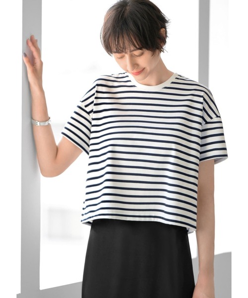 STYLE DELI(スタイルデリ)の「【Made in JAPAN】短めハリ感ボーダーTシャツ(Tシャツ/カットソー・レディース・ブルー系/ネイビー系・FREE)」の2枚目の写真