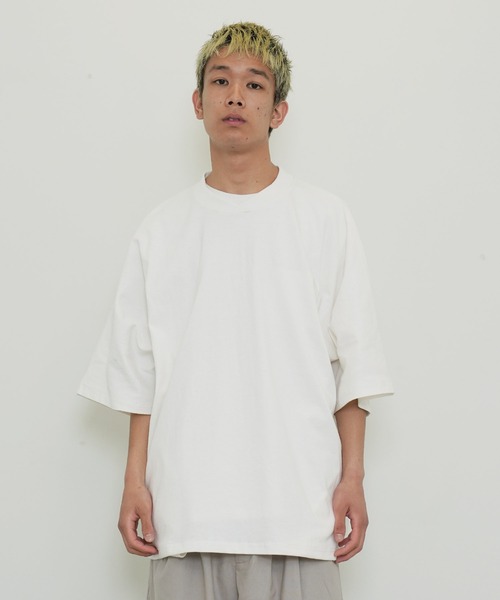 Lulu ＆ Arnie（るるあんどあーにー）の「オーバーサイズ ドルマンスリーブ S/S カットソー（Tシャツ/カットソー・メンズ・ブラック/オフホワイト/グレイッシュベージュ・MEDIUM/LARGE）」の2枚目の写真