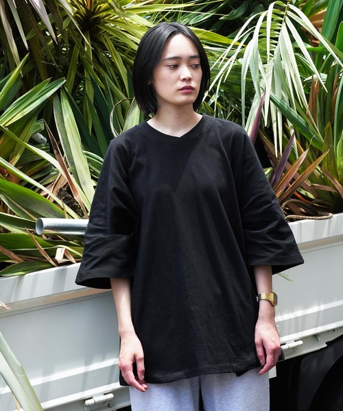 Lulu ＆ Arnie（るるあんどあーにー）の「オーバーサイズ ドルマンスリーブ S/S カットソー（Tシャツ/カットソー・メンズ・ブラック/オフホワイト/グレイッシュベージュ・MEDIUM/LARGE）」の5枚目の写真