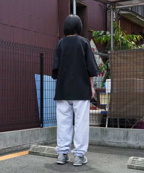 Lulu ＆ Arnie（るるあんどあーにー）の「オーバーサイズ ドルマンスリーブ S/S カットソー（Tシャツ/カットソー・メンズ・ブラック/オフホワイト/グレイッシュベージュ・MEDIUM/LARGE）」の4枚目の写真