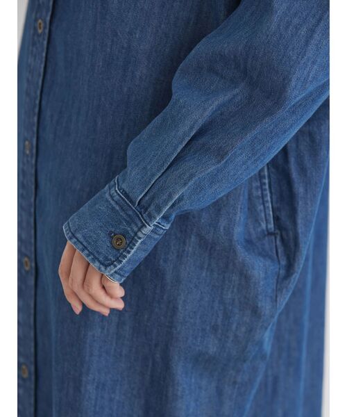 AMERICAN HOLIC（アメリカンホリック）の「デニムシャツワンピース（シャツワンピース・レディース・インディゴブルー/ブラック・M/L）」の16枚目の写真