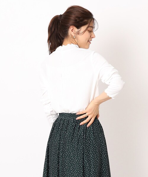 SHOO・LA・RUE（シューラルー）の「◆シアーハイネックインナー（Tシャツ/カットソー・レディース・ホワイト系/サンドベージュ/ブラック・02/03/04）」の4枚目の写真