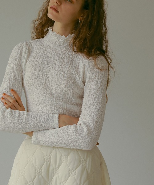 EFOLE(エフォル)の「ギャザー ハイネック トップス(Tシャツ/カットソー・レディース・ブラック/ブルー/オフホワイト・FREE)」の1枚目の写真