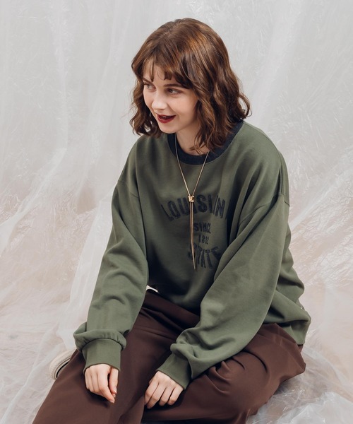 MUHET（ミュエータ）の「フェルトロゴスウェット（スウェット・レディース・ネイビー/カーキ/ブラック・X-LARGE/MEDIUM）」の2枚目の写真