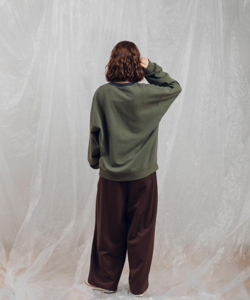 MUHET（ミュエータ）の「フェルトロゴスウェット（スウェット・レディース・ネイビー/カーキ/ブラック・X-LARGE/MEDIUM）」の15枚目の写真