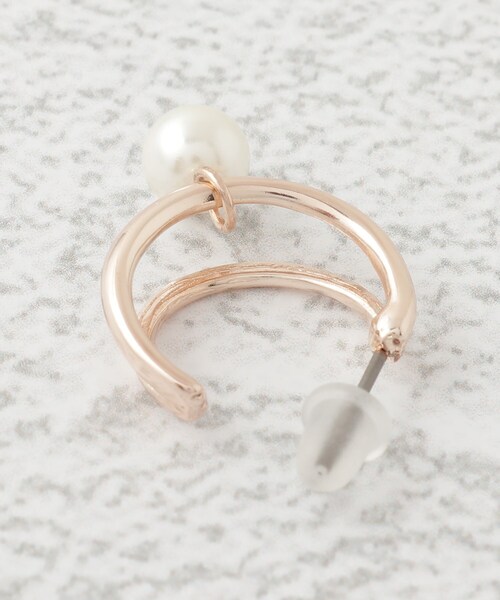 SHOO・LA・RUE（シューラルー）の「◆【セレモニー】ひとつぶフェイクパールフープピアス＆イヤリング（ピアス（両耳用）・レディース・シルバー/ゴールド系/ゴールド/シルバー系/ピンクゴールド/ゴールド系その他・00）」の10枚目の写真