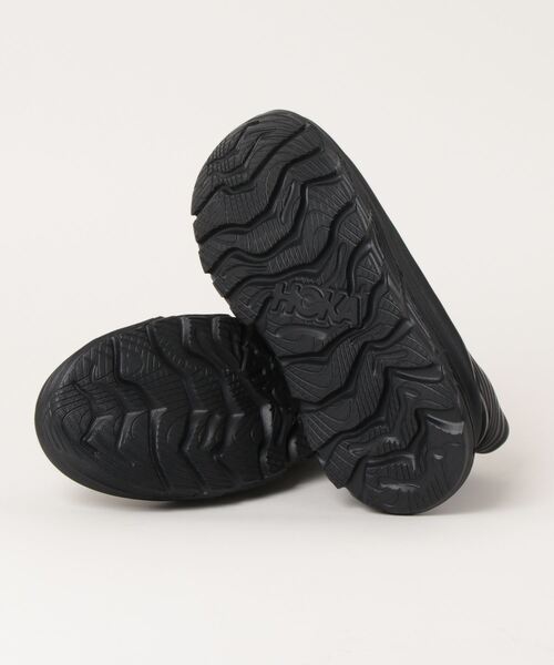 ADAM ET ROPE'（アダムエロペ）の「【公式サイト限定】【HOKA】Restore TC（スリッポン・レディース・ベージュ/ブラック・23/25/24）」の4枚目の写真