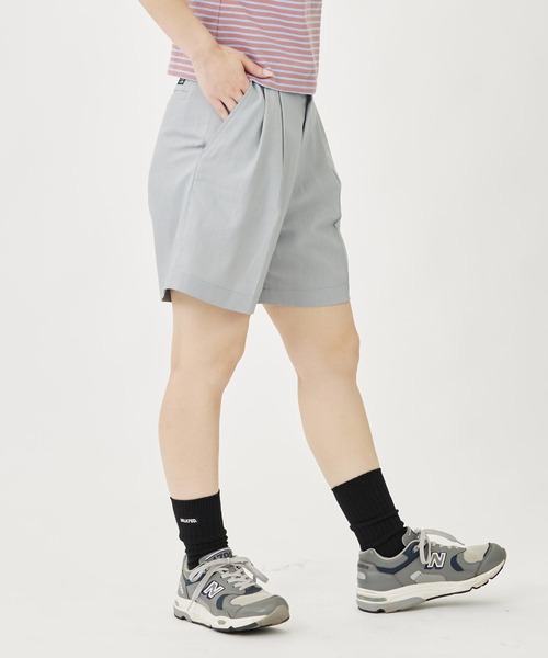 MILKFED.(ミルクフェド)の「TWO TUCK SHORTS(その他パンツ・レディース・ライトグリーン/ベージュ/ライトグレー・S/M)」の4枚目の写真