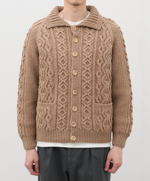 INVERALLAN（インバーアラン）の「INVERALLAN / インバーアラン CASHMERE HANDKNIT CARDIGAN（カーディガン/ボレロ・メンズ・ホワイト×ホワイト/モカ・44/42/40）」の4枚目の写真