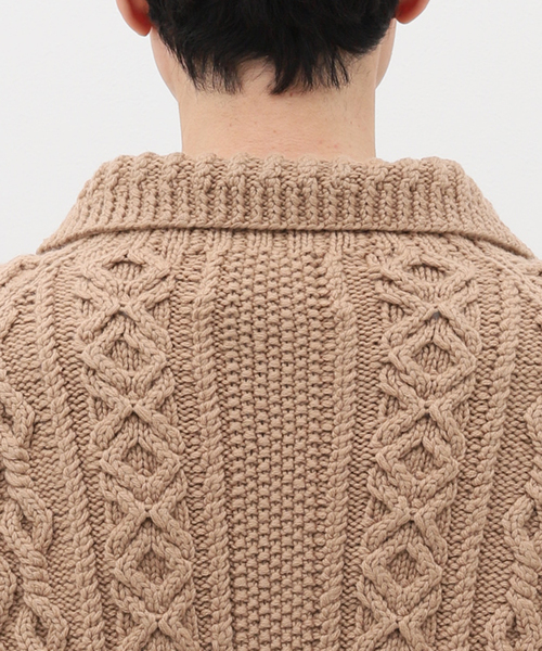 INVERALLAN（インバーアラン）の「INVERALLAN / インバーアラン CASHMERE HANDKNIT CARDIGAN（カーディガン/ボレロ・メンズ・ホワイト×ホワイト/モカ・44/42/40）」の8枚目の写真