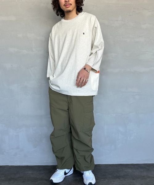 UNIVERSAL OVERALL（ユニバーサルオーバーオール）の「[UNIVERSAL OVERALL/ユニバーサルオーバーオール] 別注 7分袖カバーオールTシャツ（Tシャツ/カットソー・レディース・ネイビー/グレイッシュベージュ/オートミール/ブラック/ホワイト・S/M/L）」の13枚目の写真