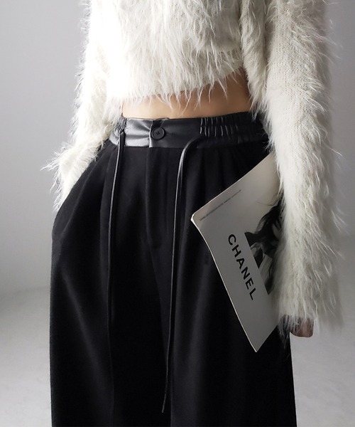 me+em select(ミームセレクト)の「※※【 裏起毛 】レザードッキングスリータックワイドスウェットパンツ / leather docking 3 tuck wide sweat pants(スウェットパンツ・レディース・グレー/ブラック・SMALL/MEDIUM/LARGE)」の15枚目の写真